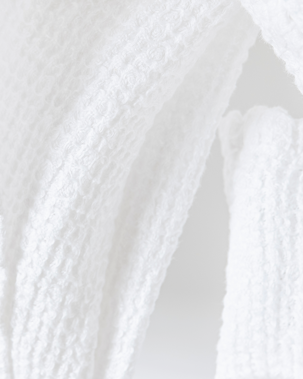 #Color_WHITE